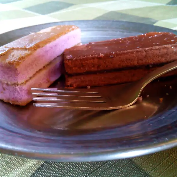 Inipit, een taart gevuld met aardappelcrème