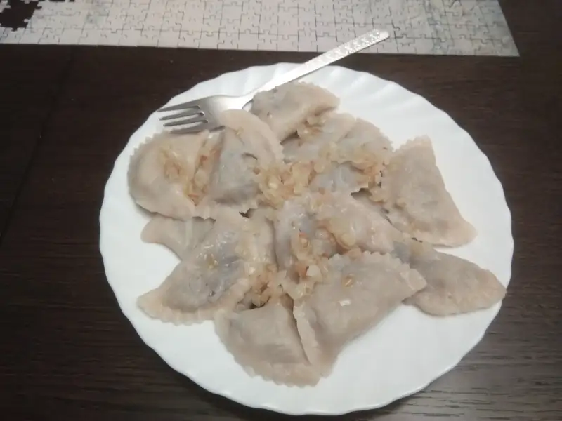 菜花和蘑菇馅的煎饼