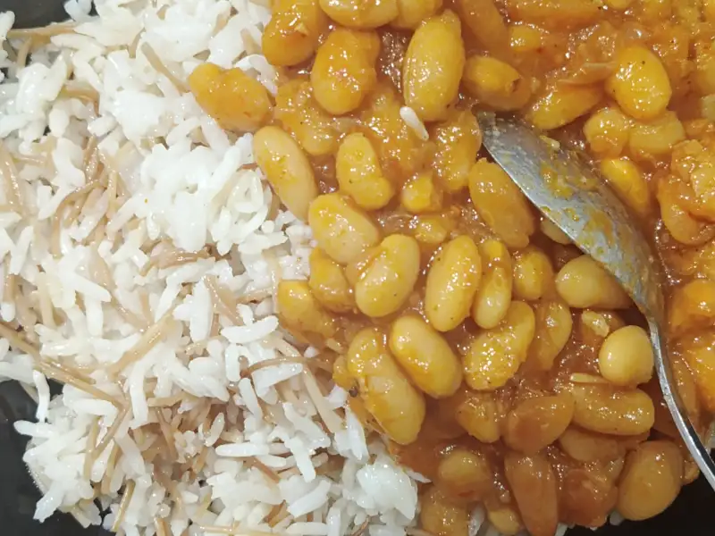 Pilaf ouïghour com fígado de cordeiro e cenouras