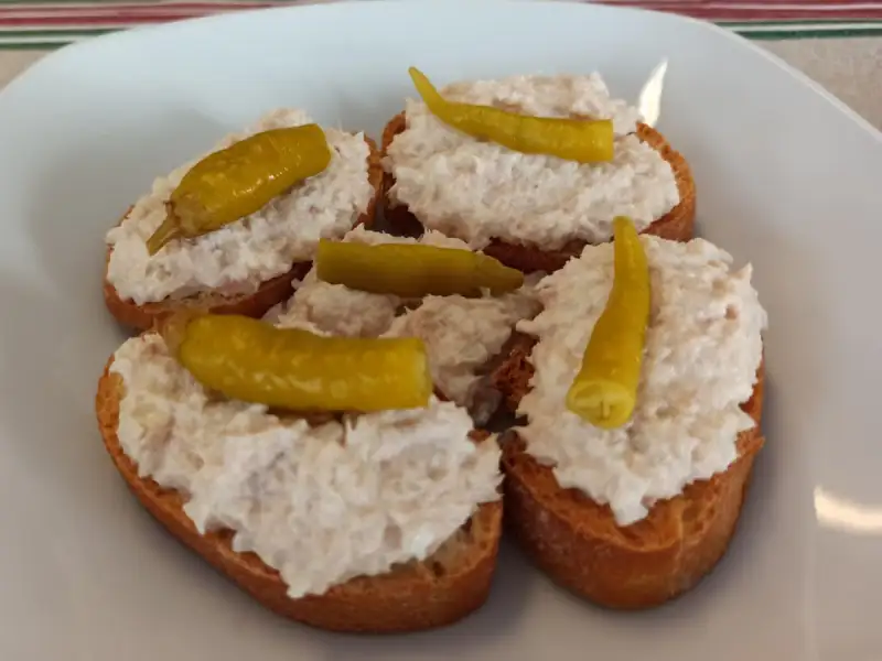 Miniaturas de atum com pimenta de Ibarra