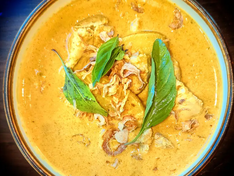 Pollo al curry, estilo californiano