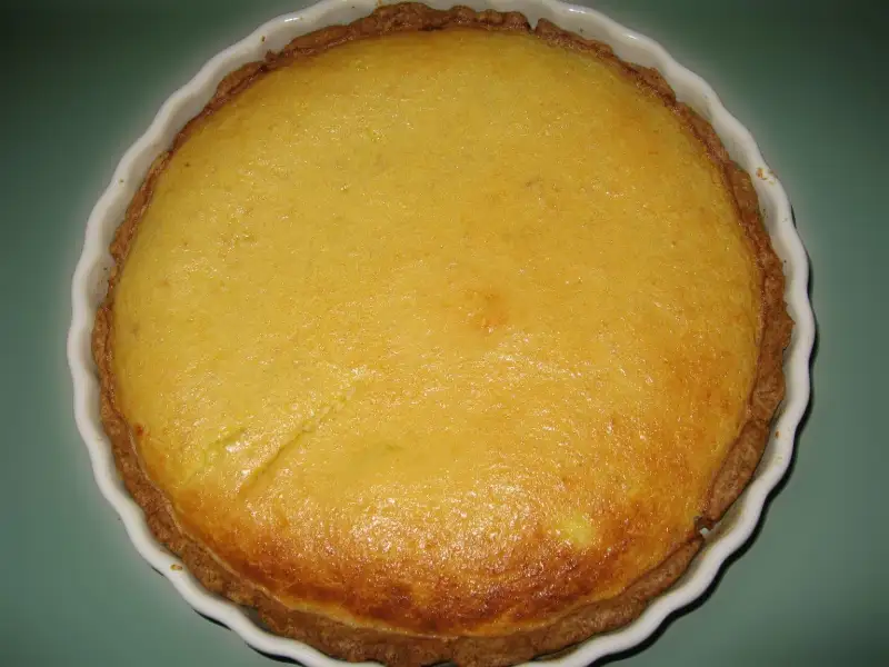 Quiche de maçãs com calda de bordo