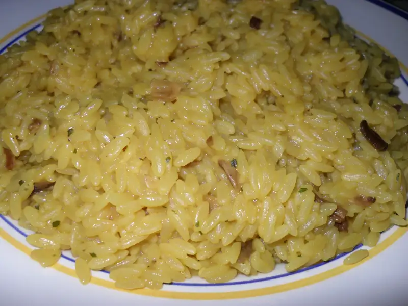 Risotto con setas secas, sin cebolla