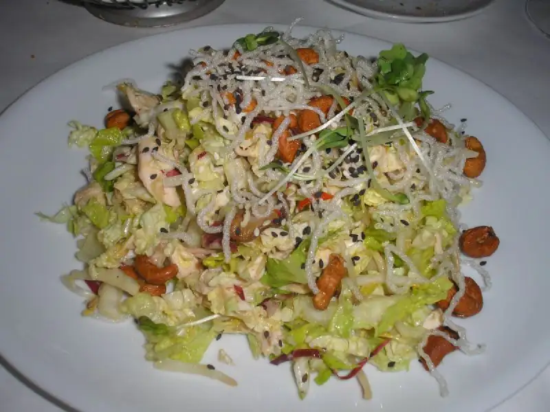 Salade de poulet aux saveurs asiatiques
