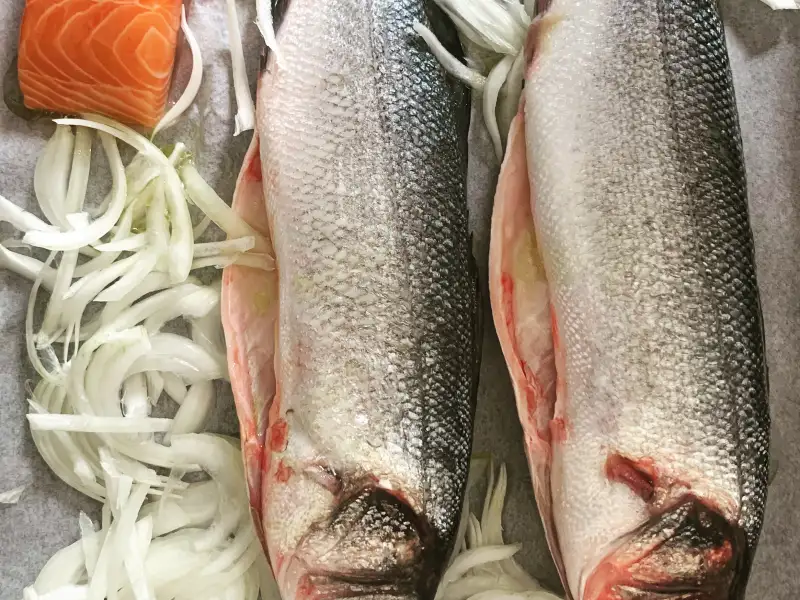 Filet di salmone al forno, con burro fuso