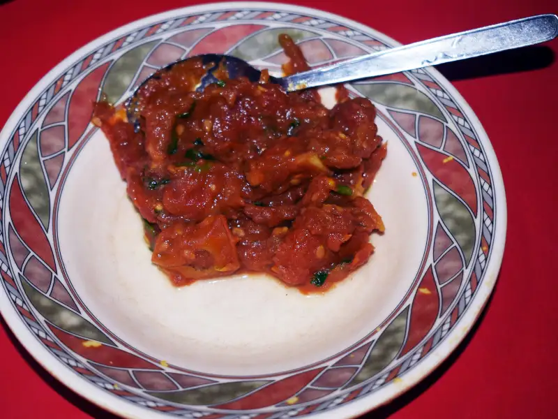 Chutney di pomodoro bengalese, dolce-acido