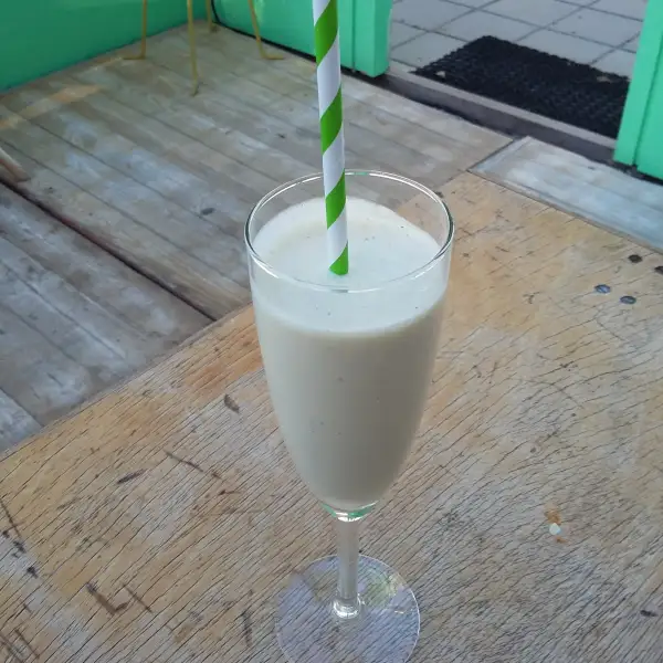 Sgroppino – orzeźwiający napój na bazie soku z cytryny, sorbetu i prosecco.
