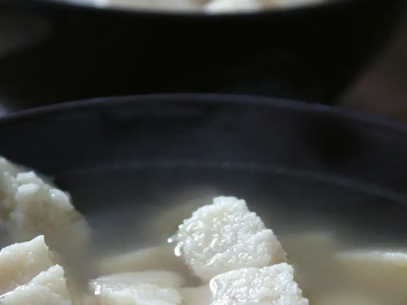 Sopa imperial com parmesão e farinha de trigo