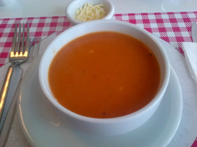Sopa turca de tomate