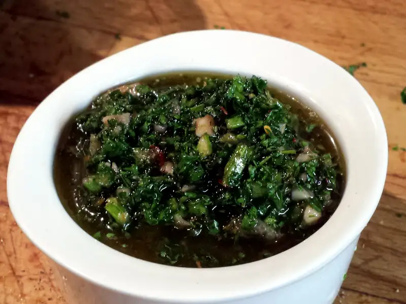 Argentyńskie chimichurri, sos do mięs.