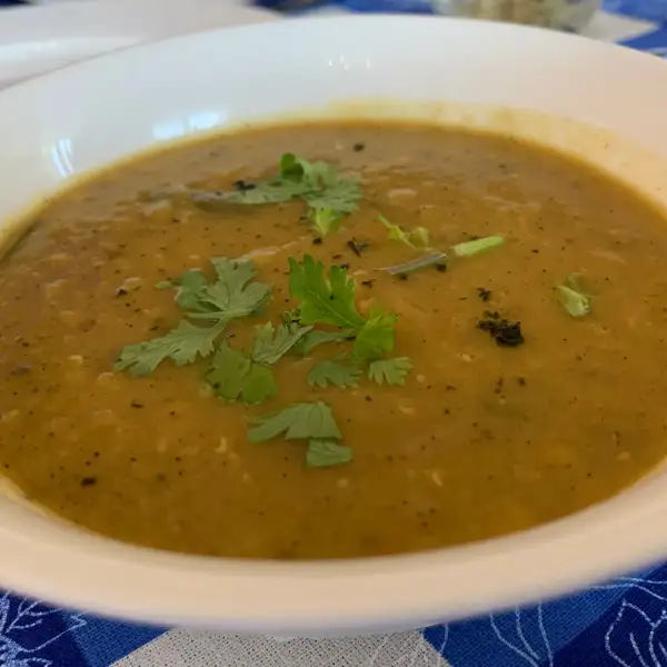 Soupe de lentilles au maïs et aux légumes