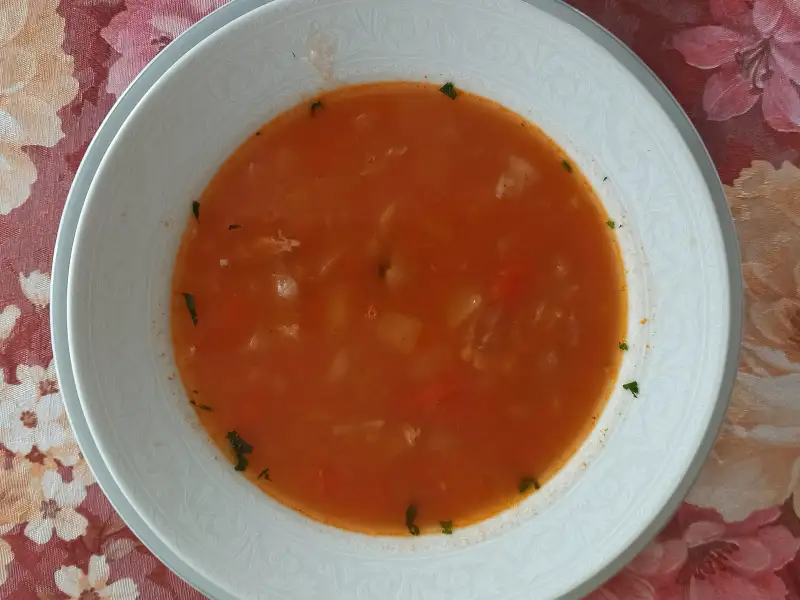 Soupe de tomates polonaise au riz