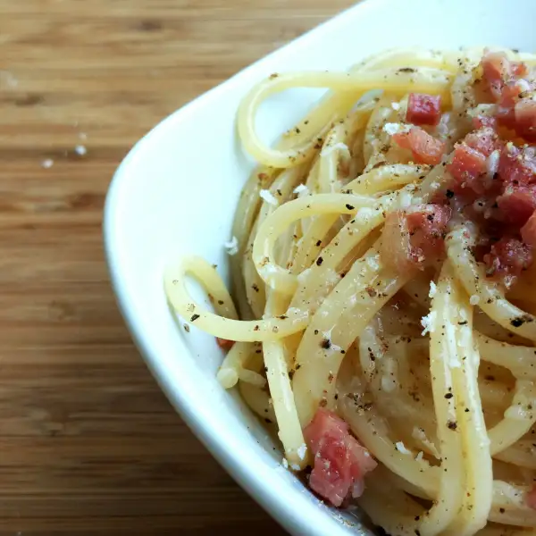 Spaghetti à la carbonara à la romaine