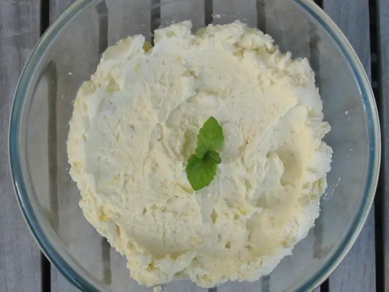 Syllabub com limão siciliano e xérès