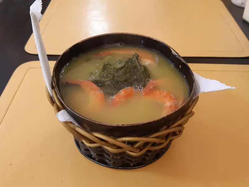 Tacacá, sopa amazônica à base de jambu