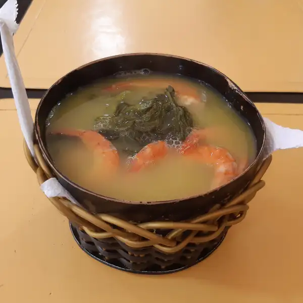 Tacacá, sopa amazónica con «jambu»