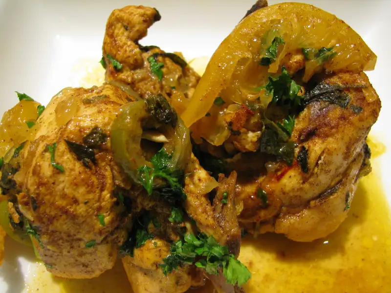 Tajine de frango com limão siciliano e azeitonas