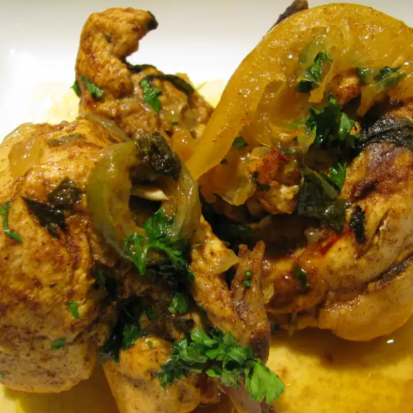 Tajine de poulet au citron et aux olives