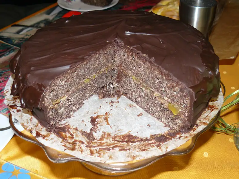 Sachertorte, un pastel austriaco de chocolate y albaricoque.