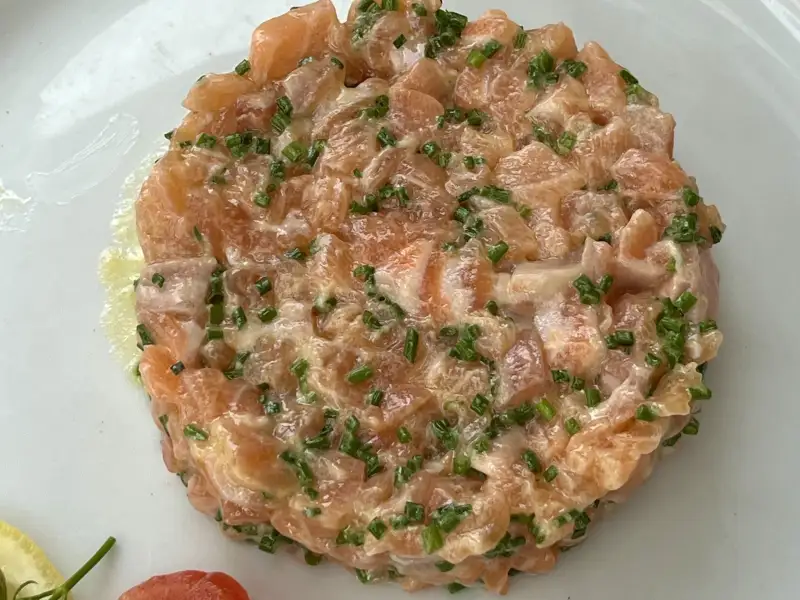 Tatar z łososia