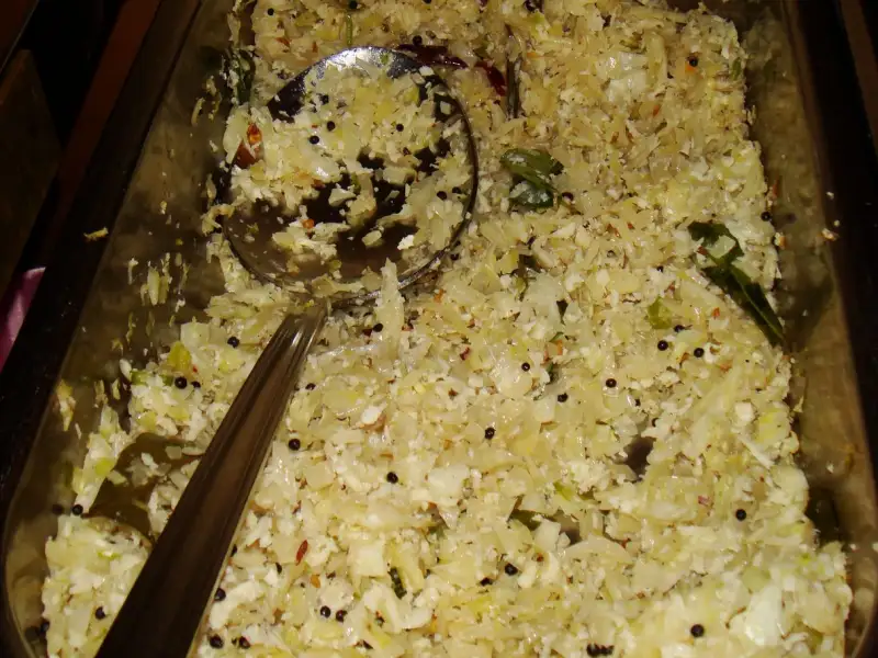Thoran, legumes salteados com coco