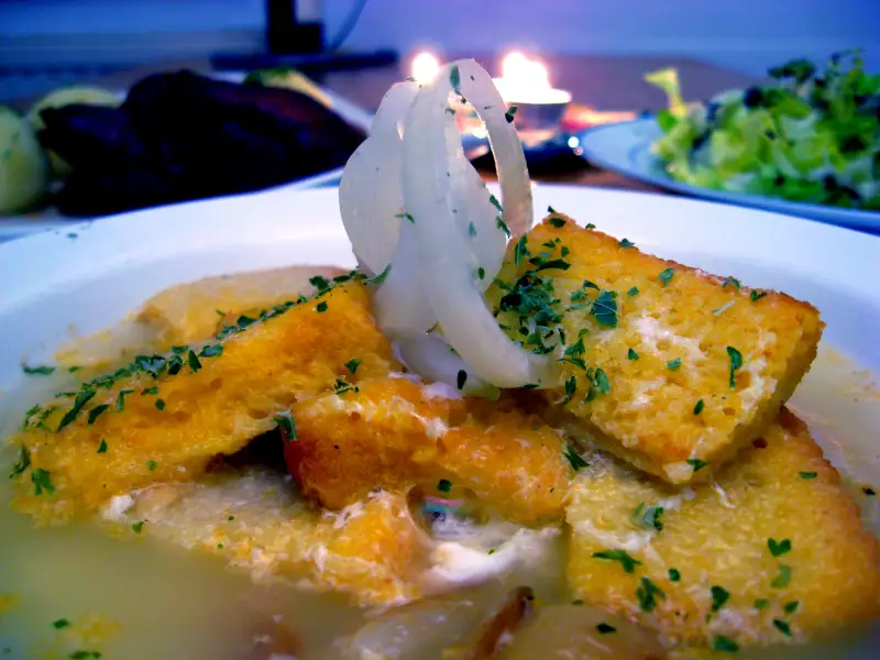 Zuppa di aglio e cipolle, zuppa del Périgord
