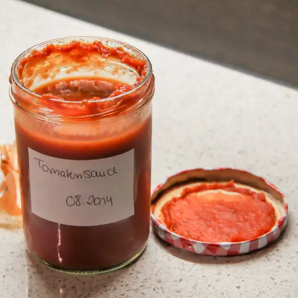 Traditionele Italiaanse tomatensaus