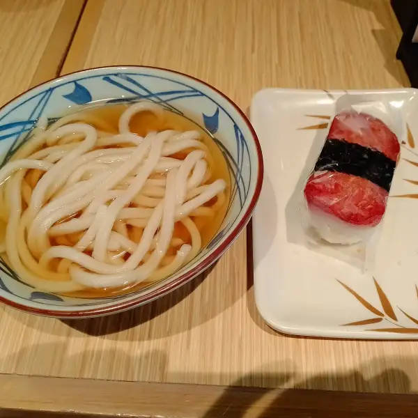 Udon in brodo caldo