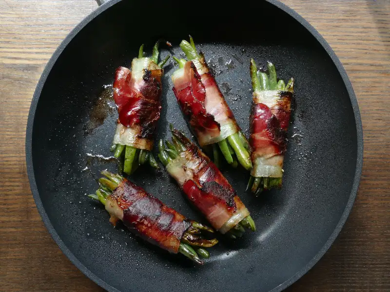 Vagens enroladas com bacon crocante