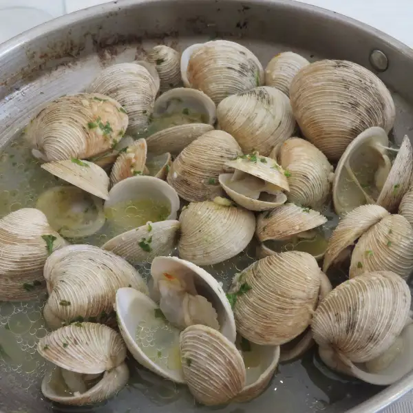 Ajo blanco, koude Andalusische soep met amandelen