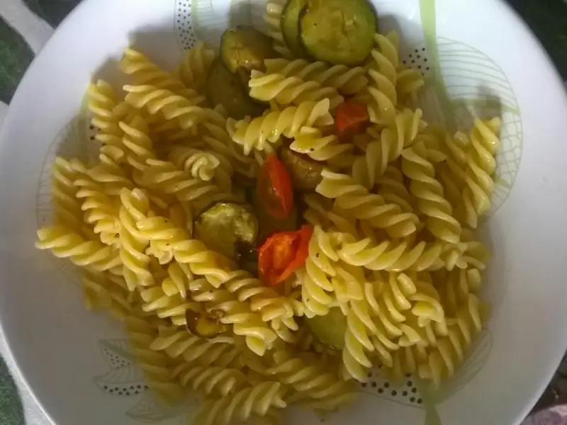 Fusilli pasta with zucchini and walnuts